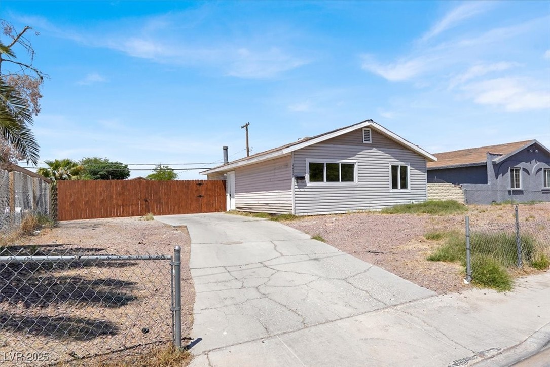 2257 Colebrook Street Property Photo