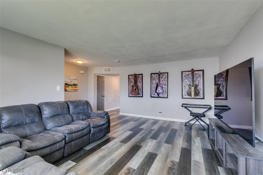 100 Huntly Road Property Photo