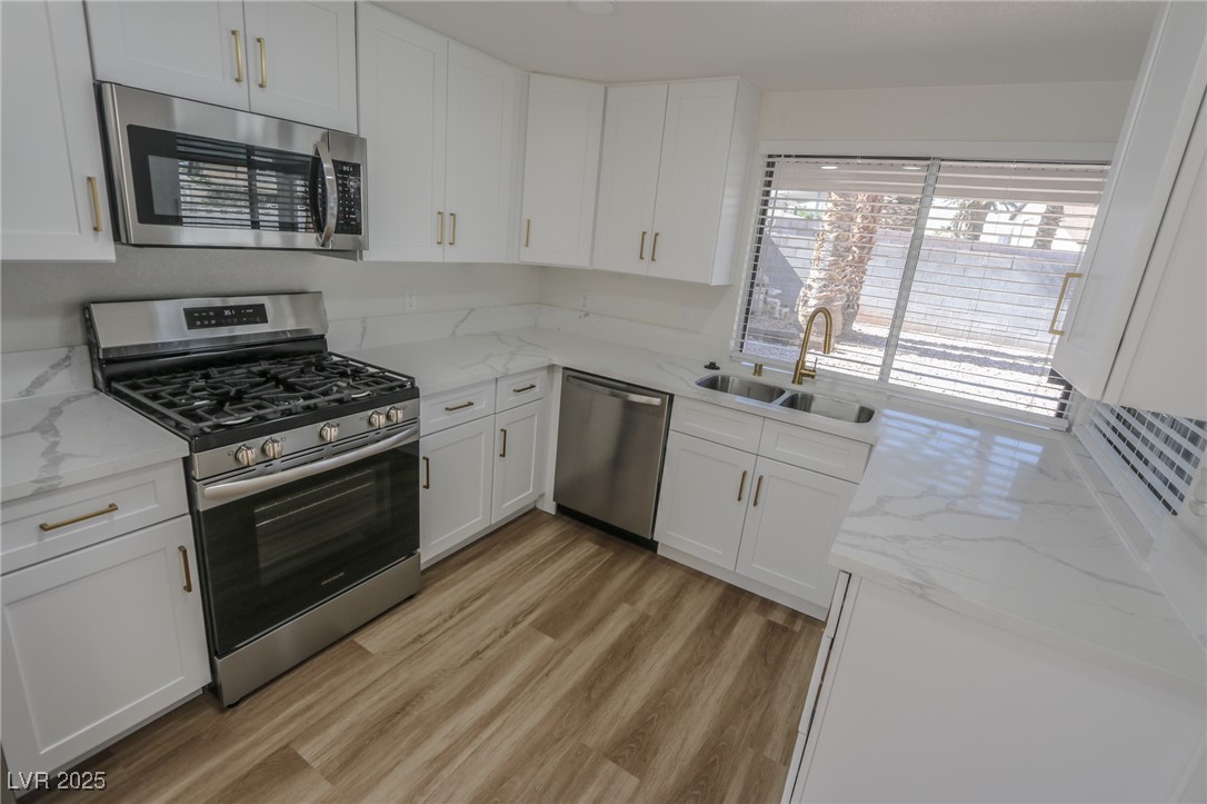 6842 Greengrove Drive Property Photo 6