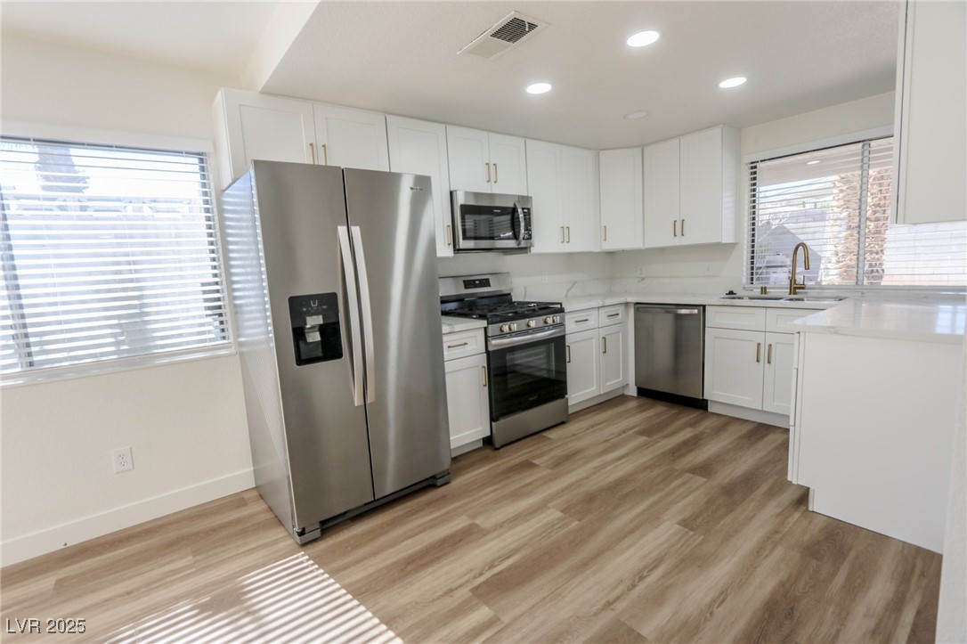 6842 Greengrove Drive Property Photo 8