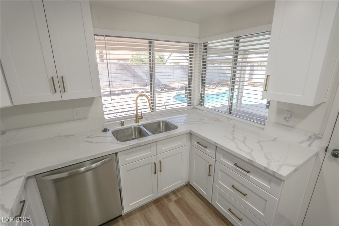 6842 Greengrove Drive Property Photo 10