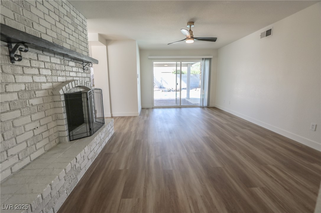 6842 Greengrove Drive Property Photo 11