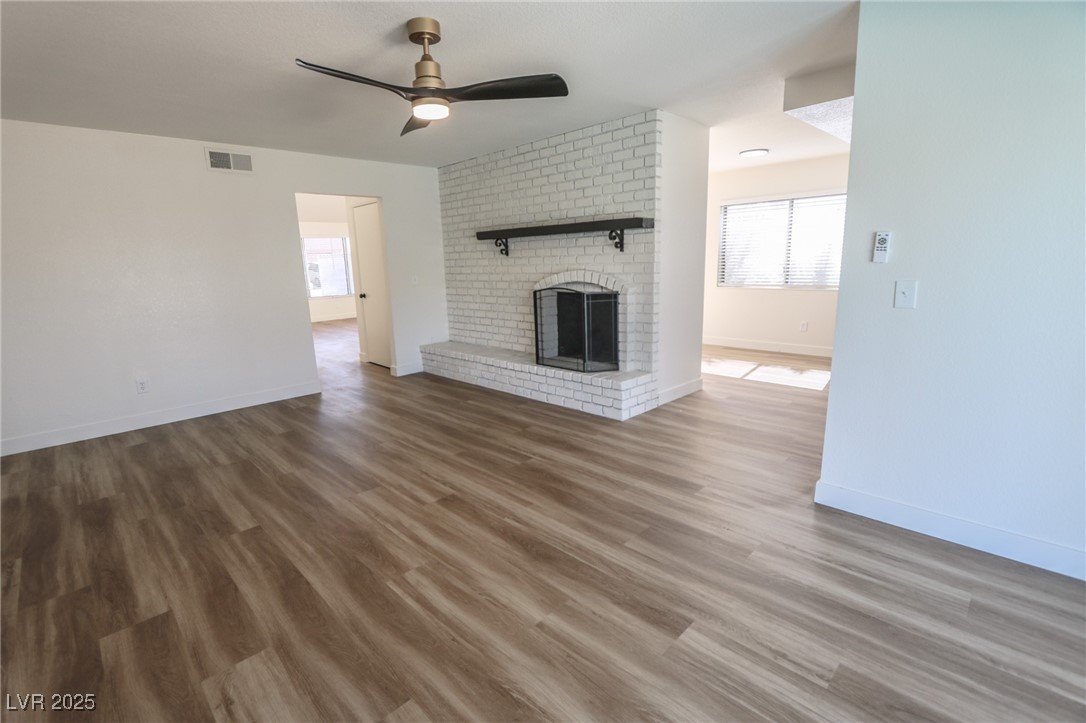 6842 Greengrove Drive Property Photo 12