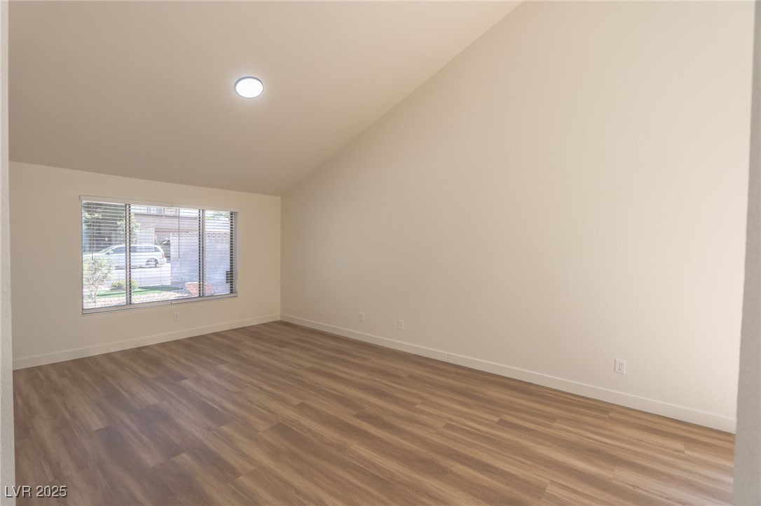 6842 Greengrove Drive Property Photo 16