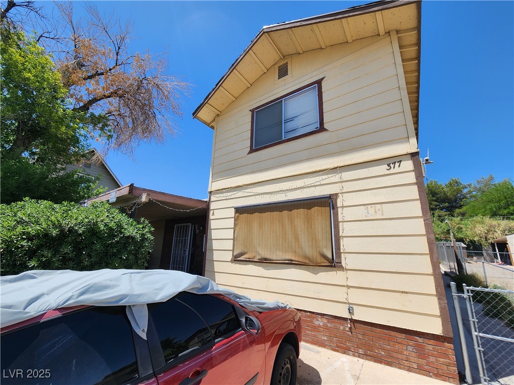 377 North 16th Street Property Photo