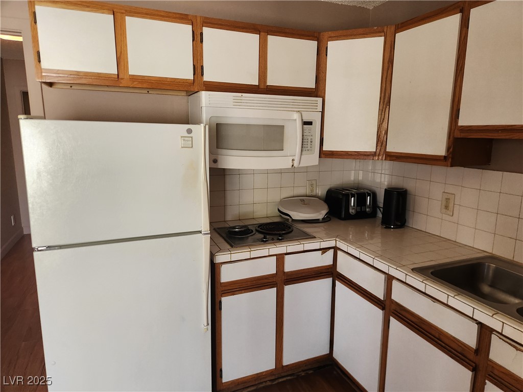 377 North 16th Street Property Photo 4