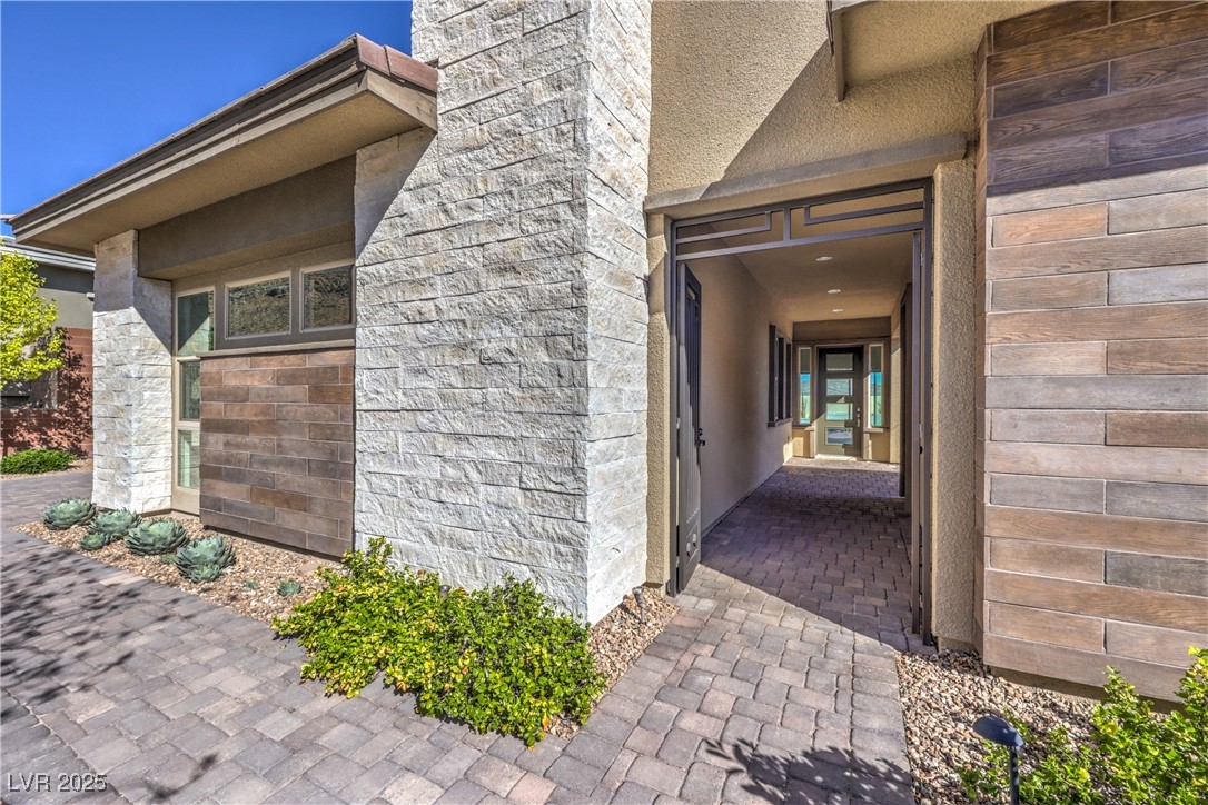 10048 Copper Edge Road Property Photo 2