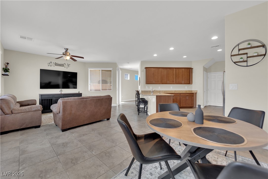 6626 Seahorse Reef Street Property Photo 10