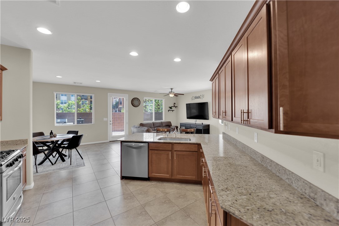 6626 Seahorse Reef Street Property Photo 15