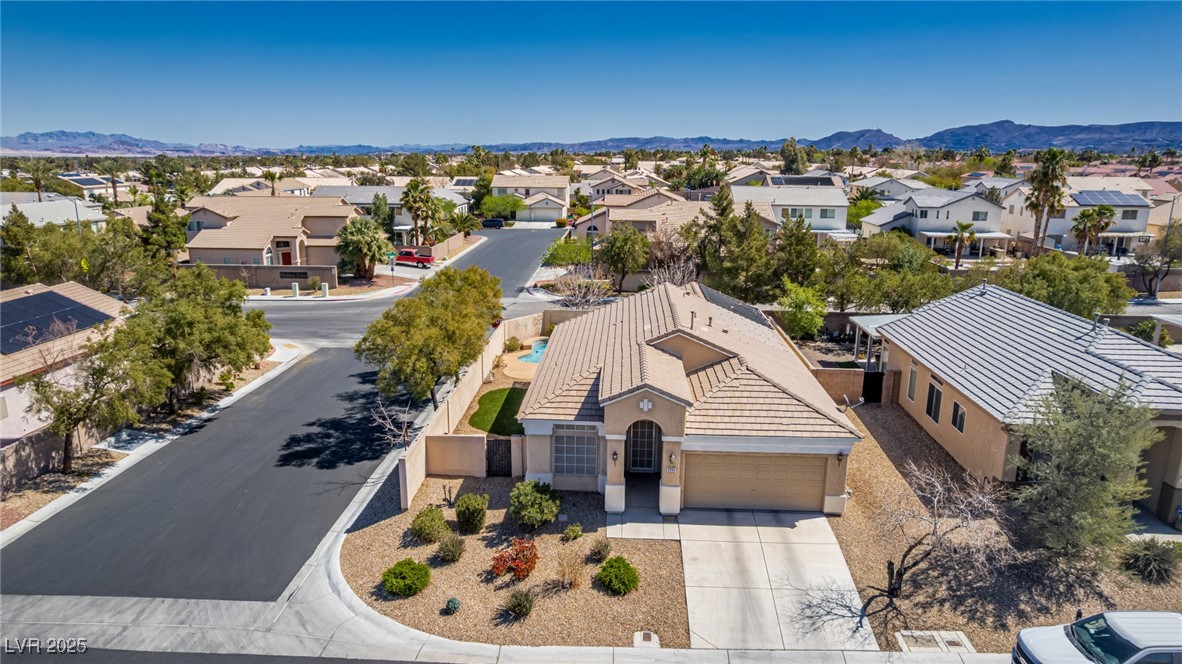 8266 Lincoln Valley Street Property Photo