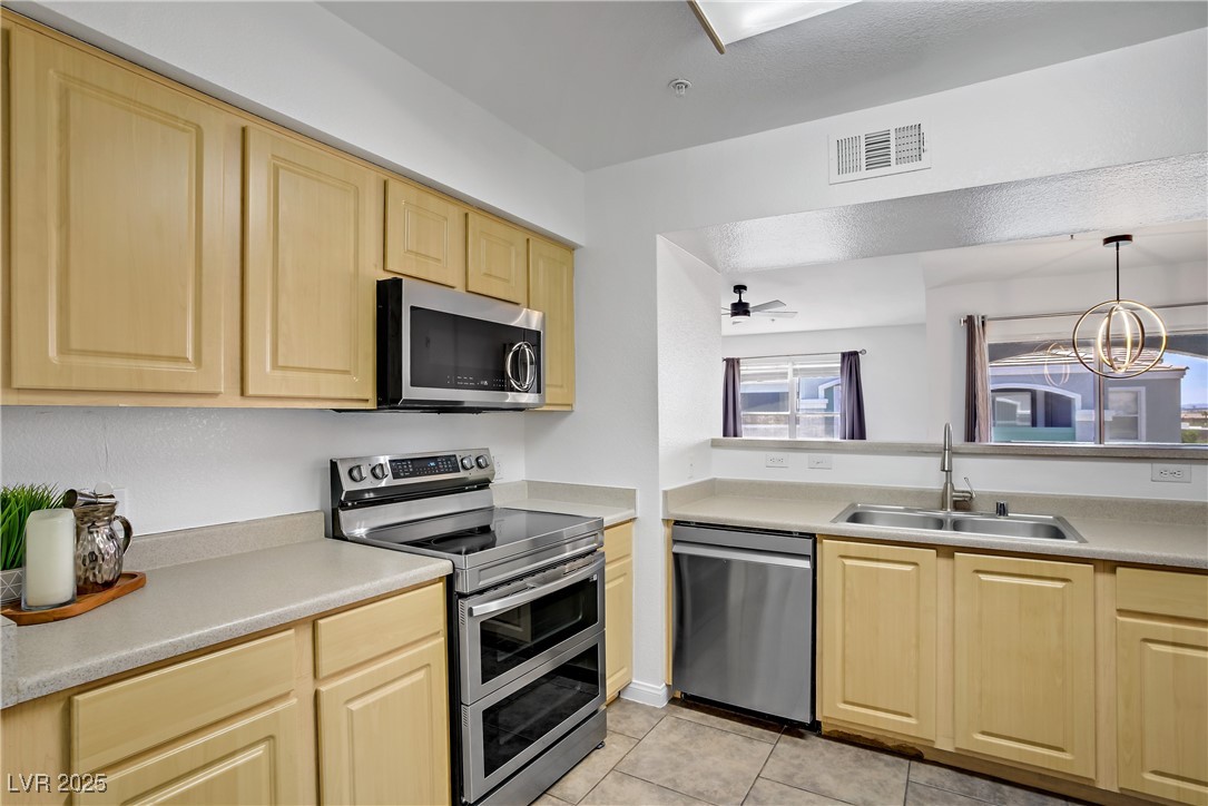 6955 North Durango Drive 3089 Property Photo 12