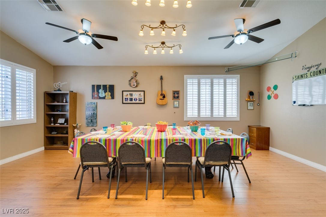 2543 Farmington Avenue Property Photo 4