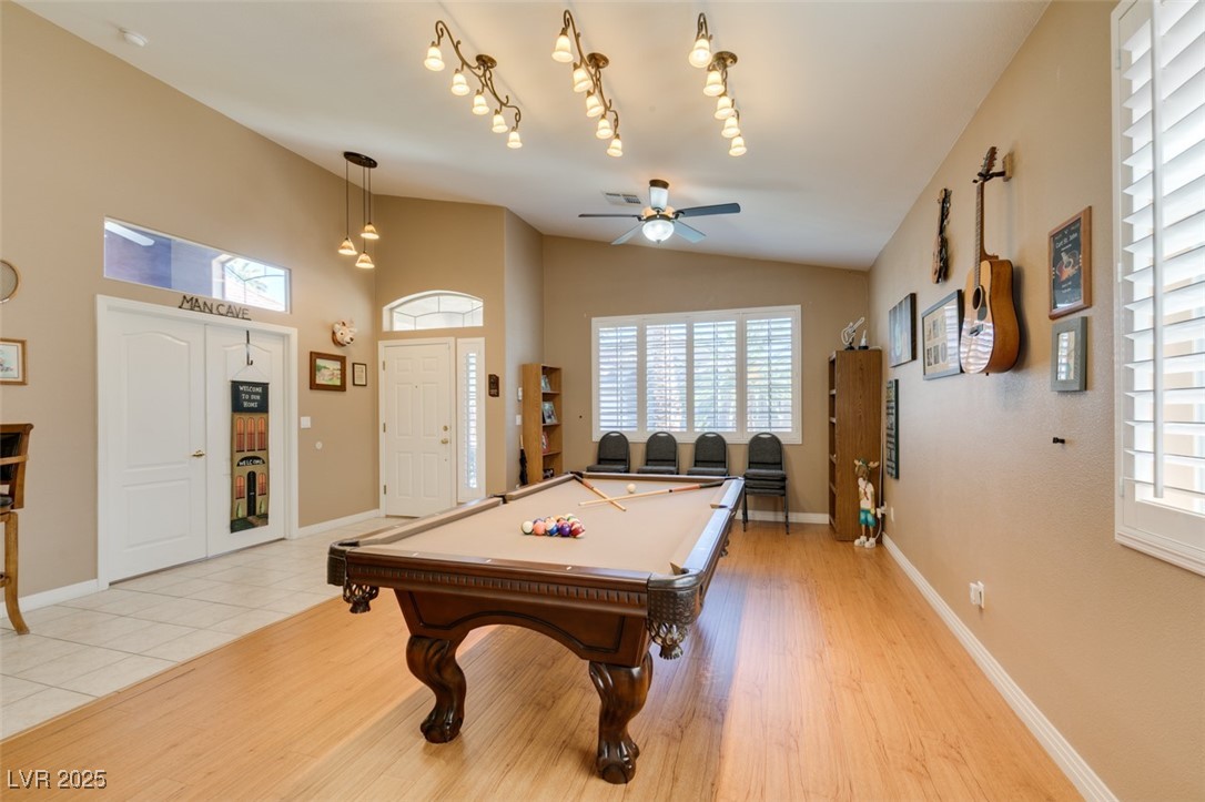 2543 Farmington Avenue Property Photo 9