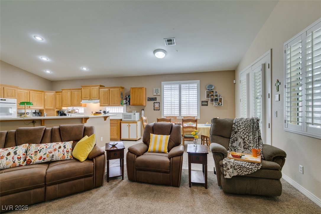 2543 Farmington Avenue Property Photo 15