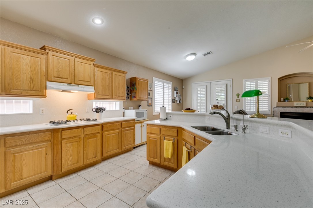 2543 Farmington Avenue Property Photo 22