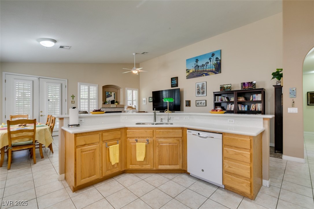 2543 Farmington Avenue Property Photo 23