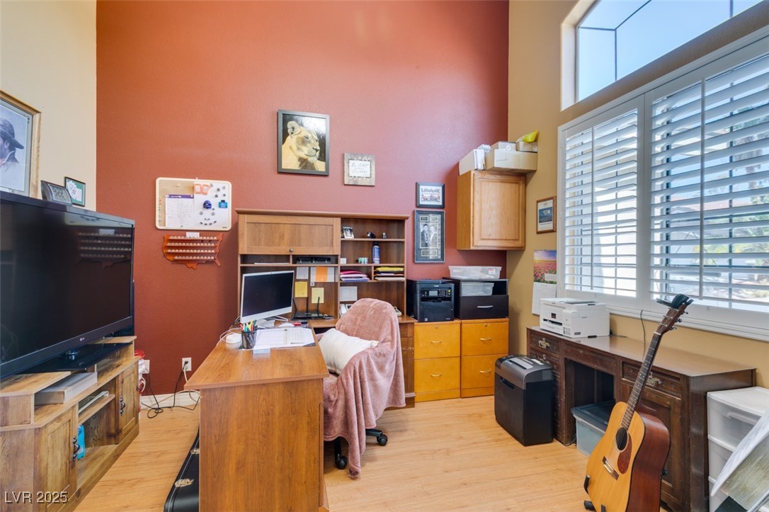 2543 Farmington Avenue Property Photo 24