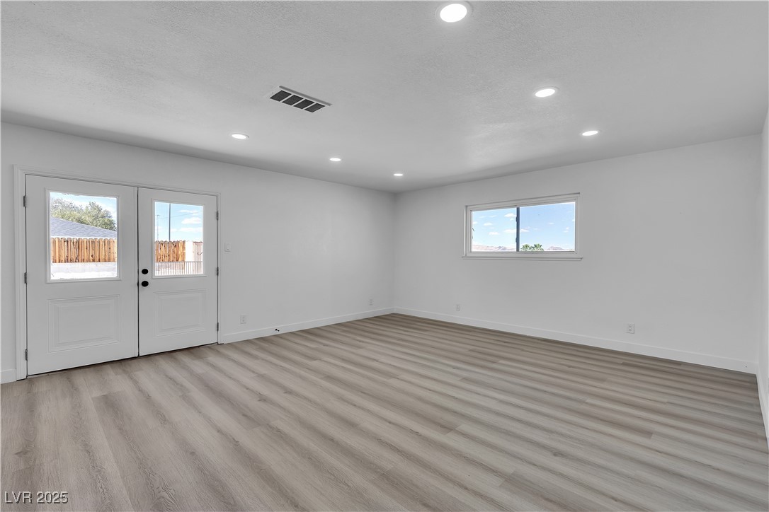 4186 Toronto Circle Property Photo 10