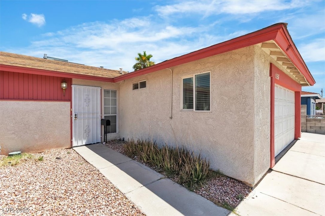 1158 East Hacienda Avenue Property Photo 4
