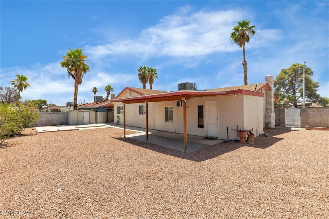 1158 East Hacienda Avenue Property Photo 5