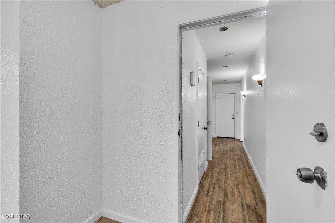 1158 East Hacienda Avenue Property Photo 9