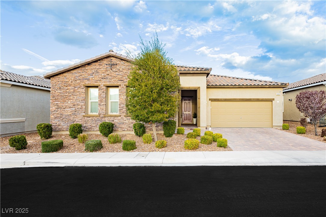 2450 Amatrice Street Property Photo