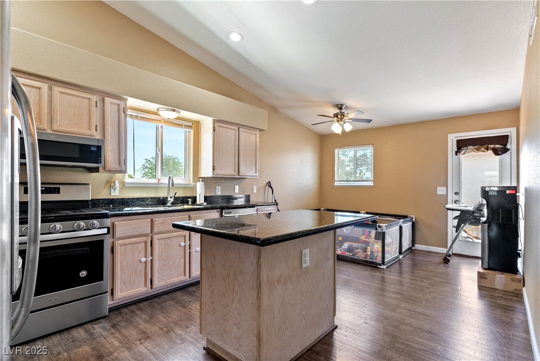 7553 Durham Hall Avenue 201 Property Photo 7