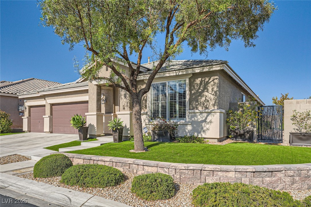 7030 Silver Ridge Peak Street Property Photo