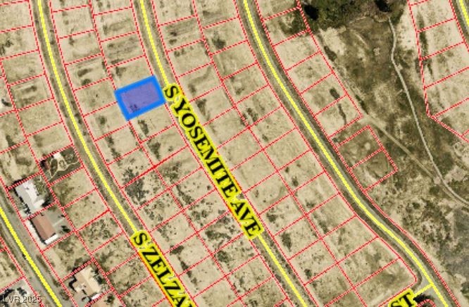 2040 South Yosemite Avenue Property Photo
