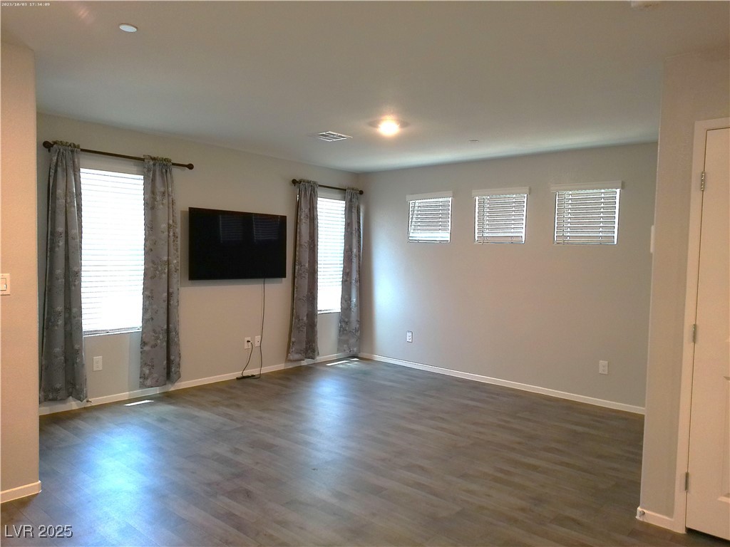 351 Summer Sparrow Avenue Property Photo 8