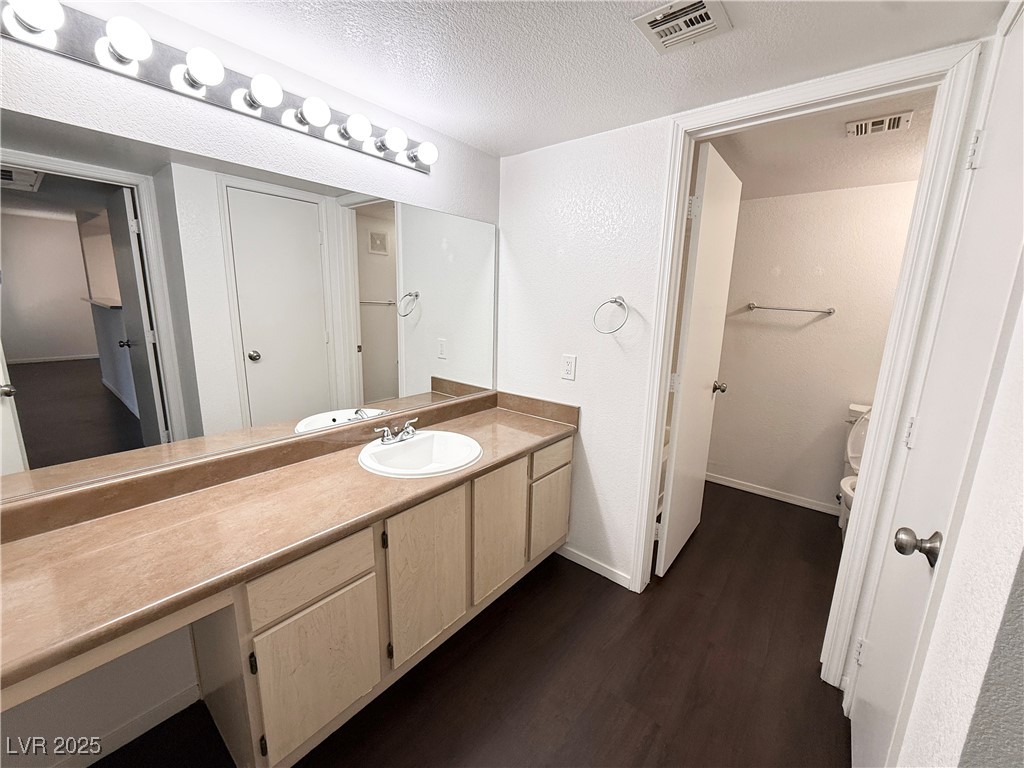 555 East Silverado Ranch Boulevard 2151 Property Photo 12