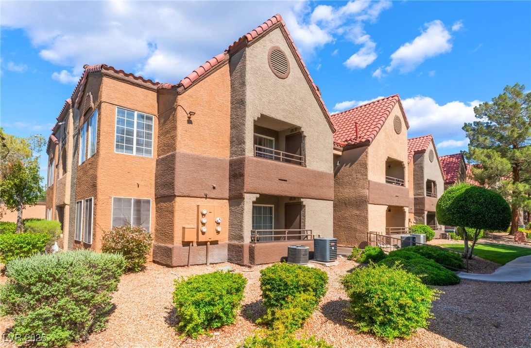 2200 South Fort Apache Road 2015 Property Photo