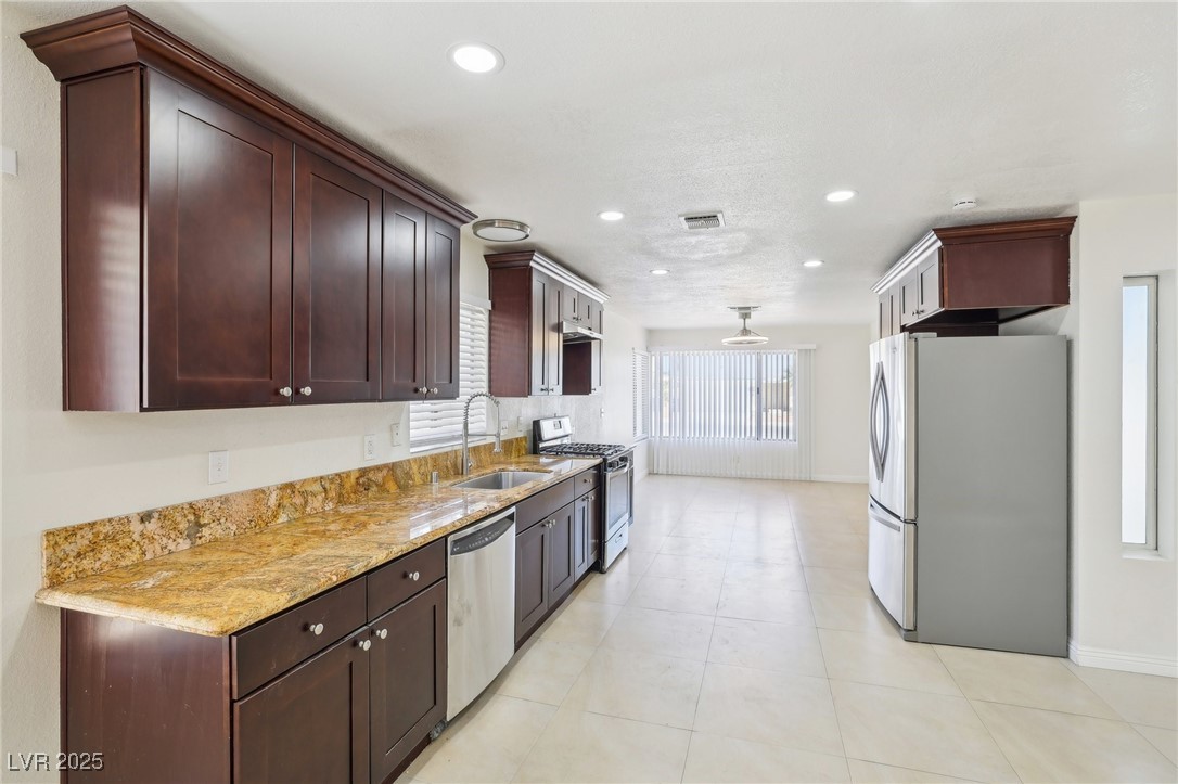 7139 Mountain Moss Drive Property Photo