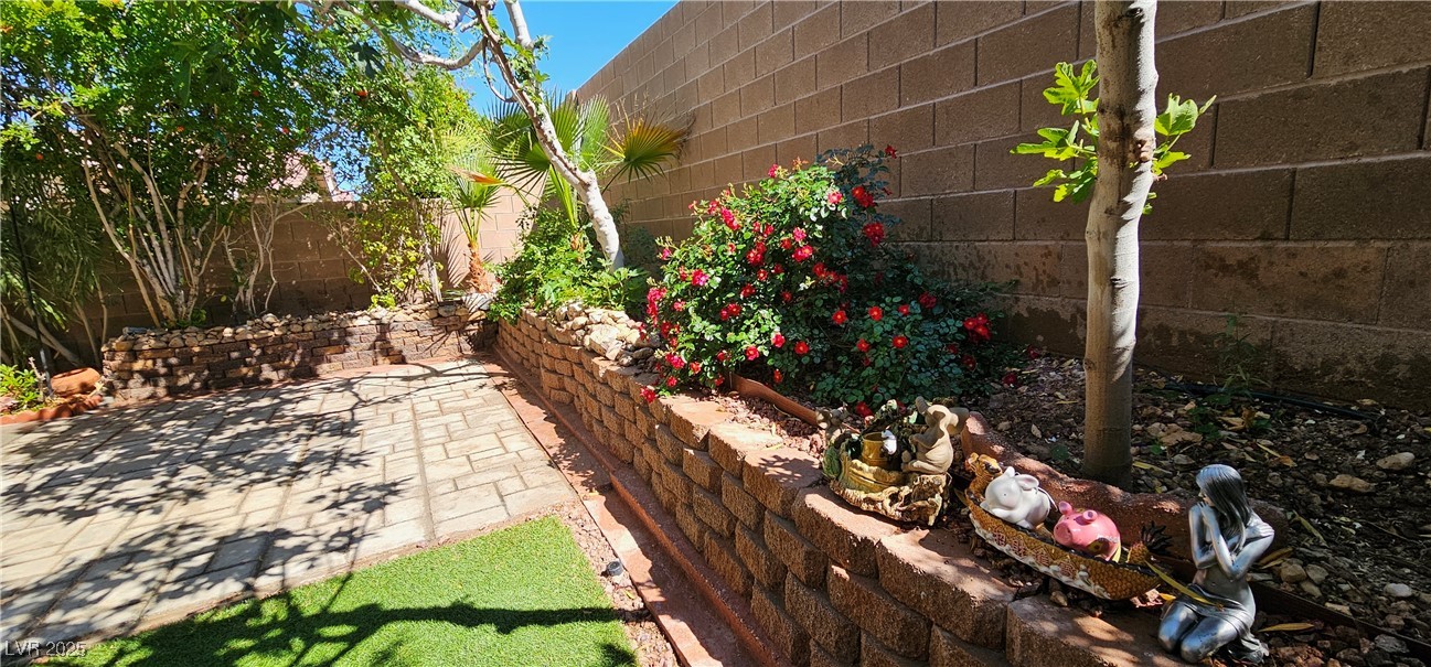 3131 Binaggio Court Property Photo 9