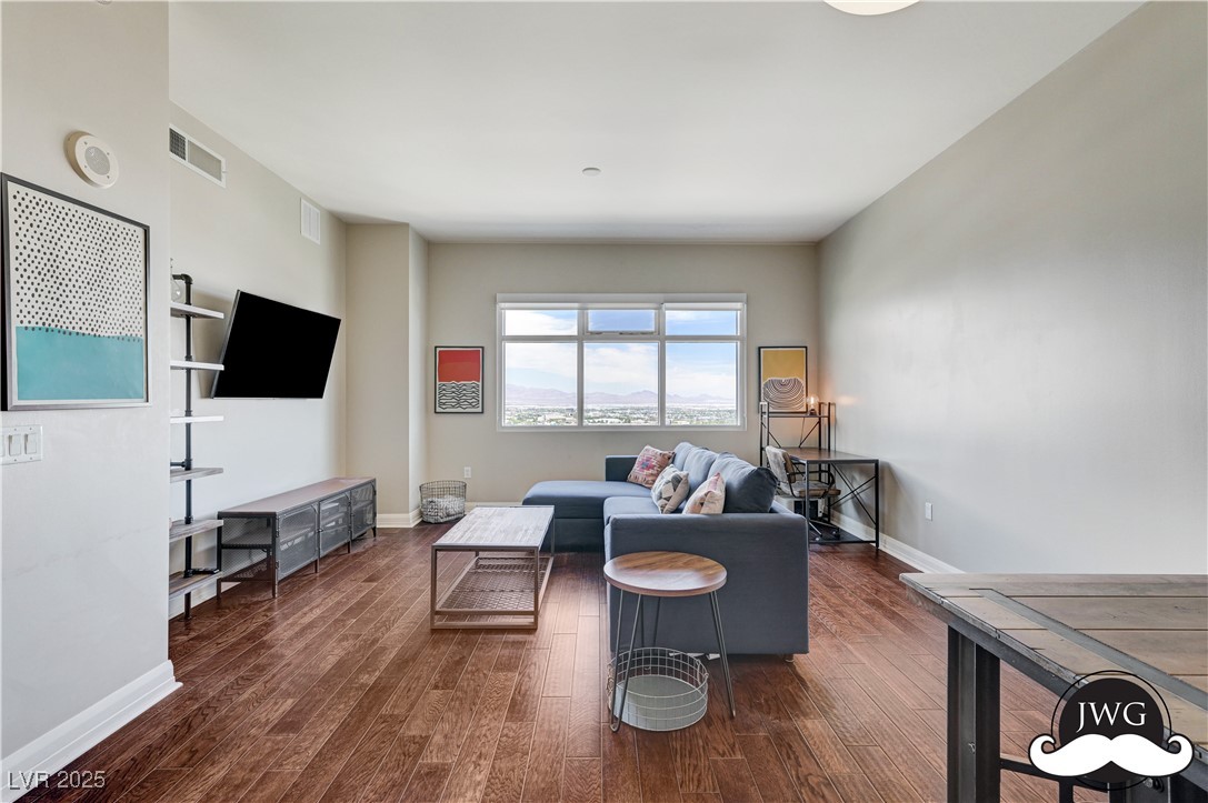 150 Las Vegas Boulevard 1118 Property Photo