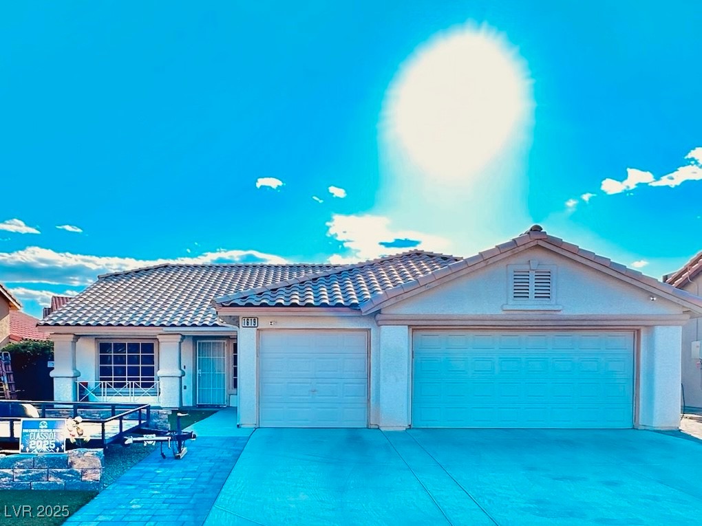 1619 Tangerine Rose Drive Property Photo 1