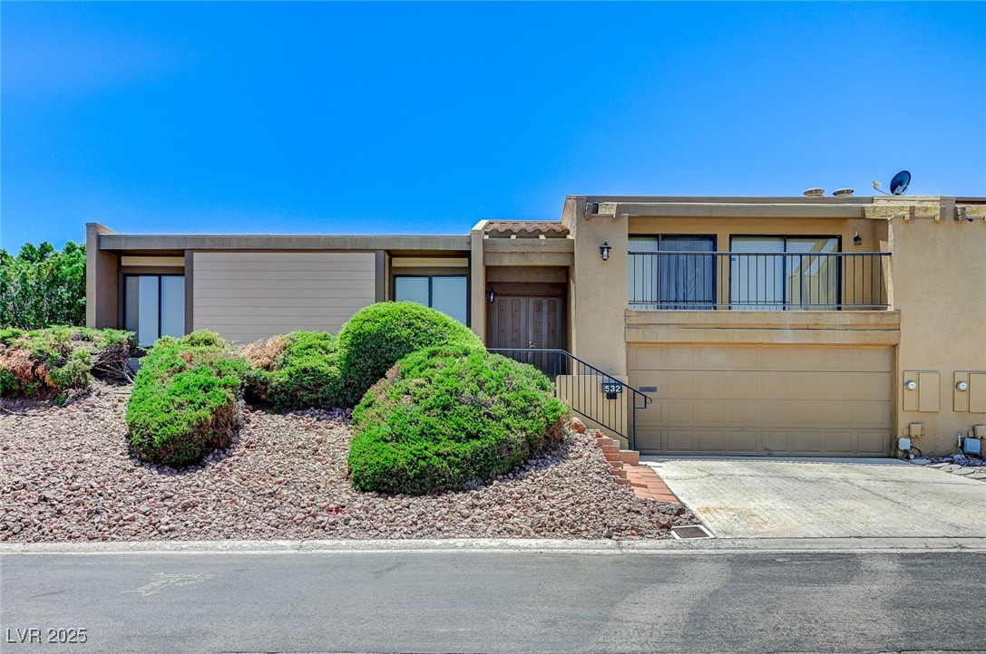 532 Greenbriar Place Property Photo 1