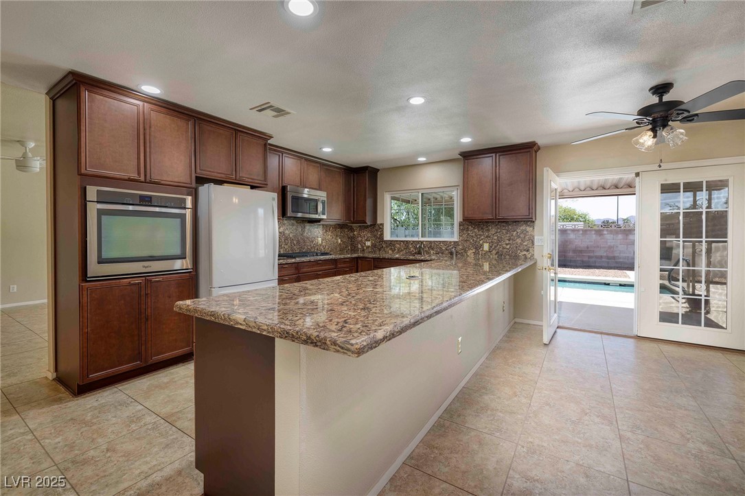 616 Fernbrook Drive Property Photo 12