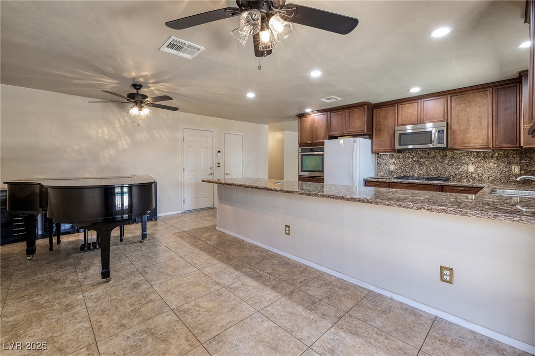 616 Fernbrook Drive Property Photo 13