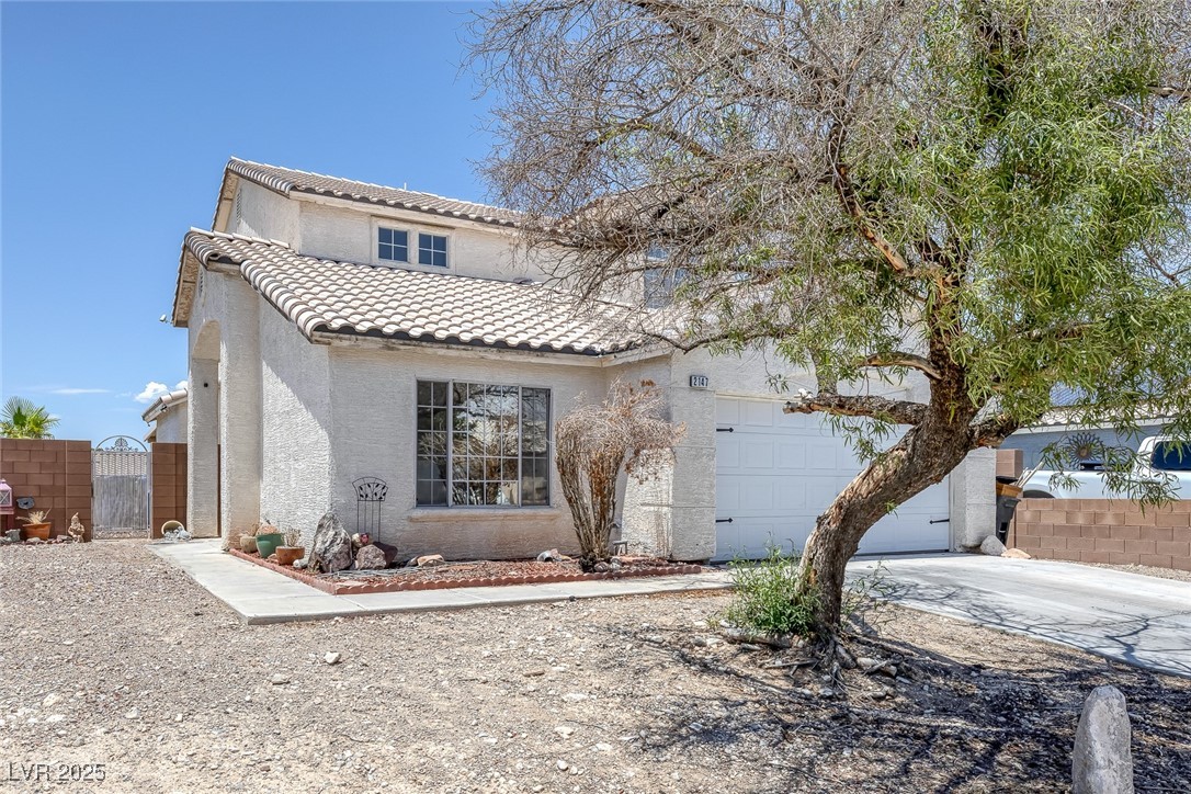 2147 Bridle Wreath Lane Property Photo 4
