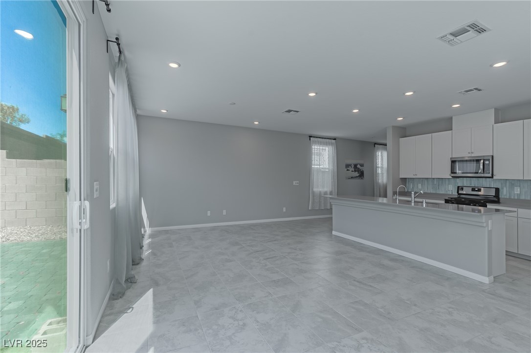 4589 Swimming Minnow Avenue Property Photo 12