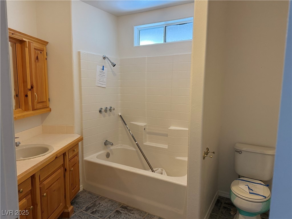311 Glenoaks Street Property Photo 9