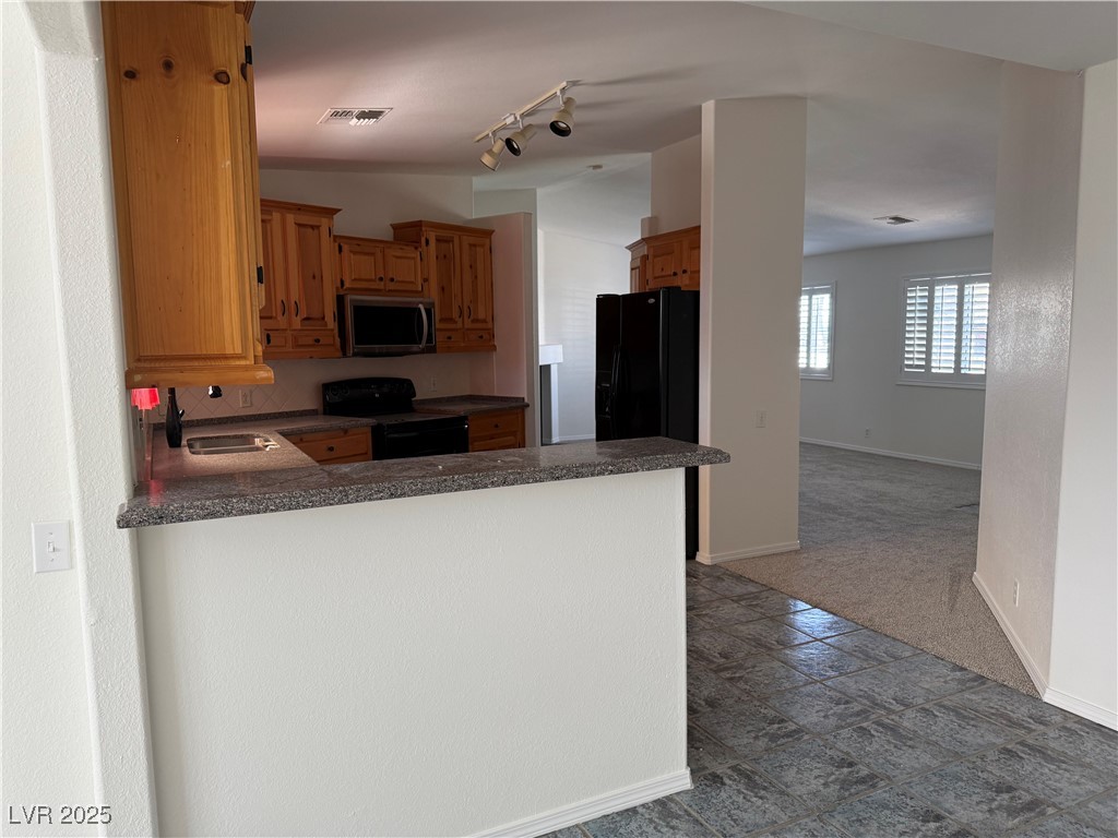 311 Glenoaks Street Property Photo 14
