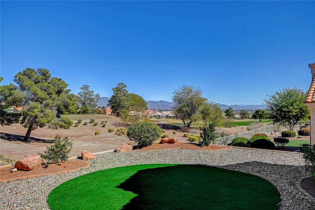 10100 Folsom Drive Property Photo 2