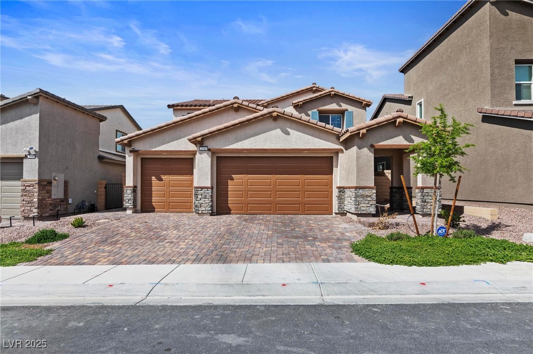 3546 Luciana Glen Avenue Property Photo 1