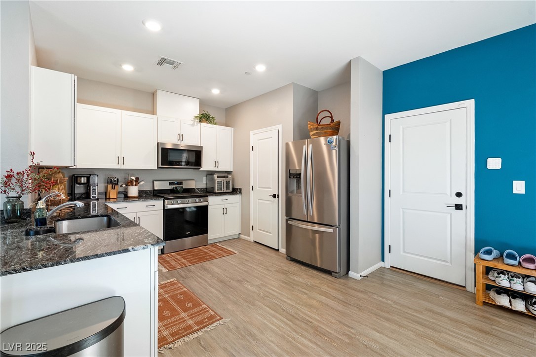 1023 Brilliant Meadow Avenue Property Photo 9