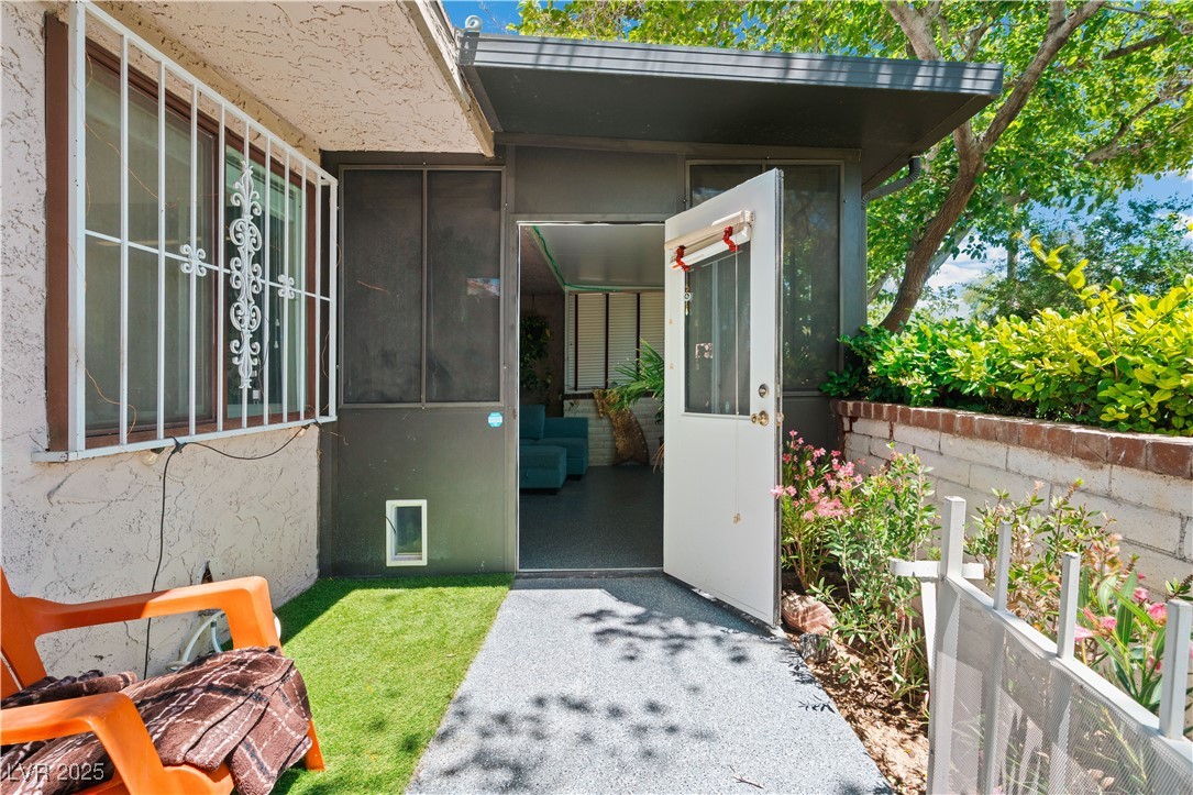 2479 Domingo Street Property Photo 29