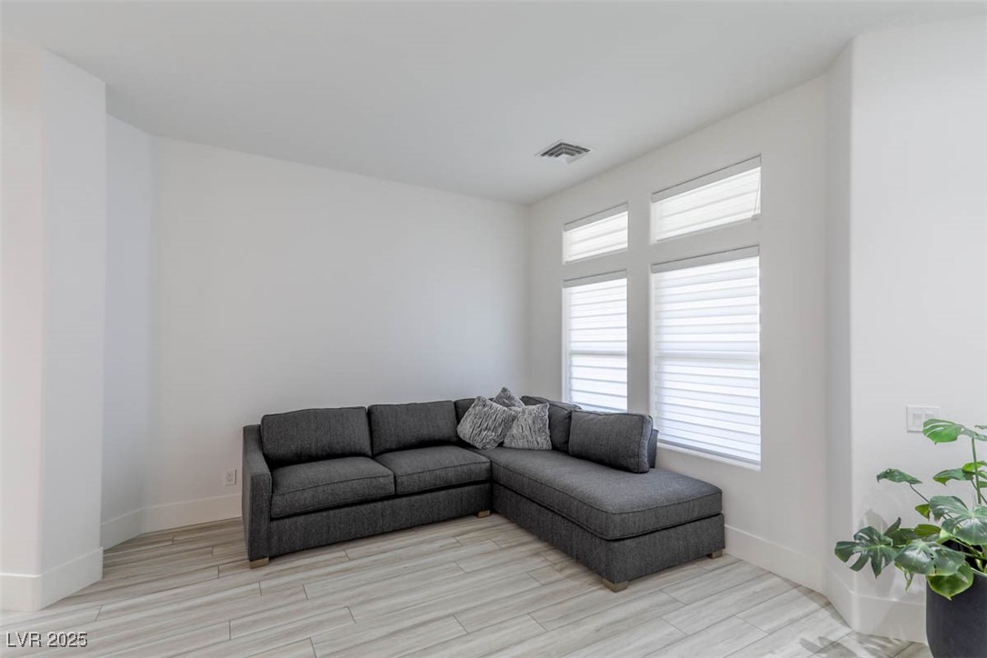 271 East Shelbourne Avenue Property Photo 8