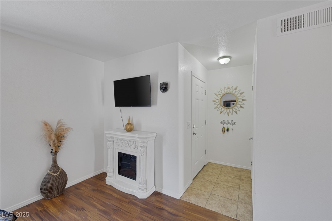 526 Sellers Place Property Photo 4