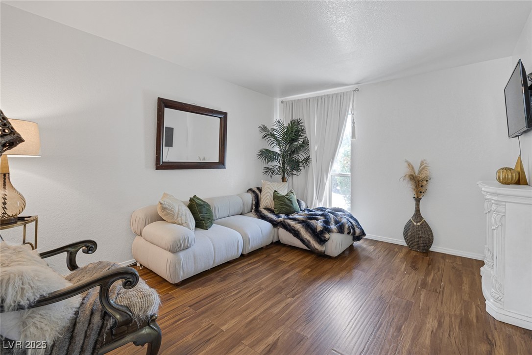 526 Sellers Place Property Photo 6